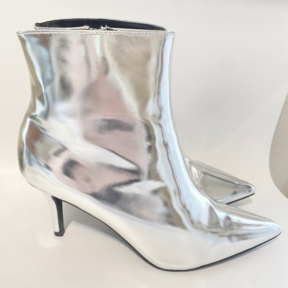 Bamboo Prevail Silver Womens Pointy Toe Zipper Ankle Booties Boots Patent 9 - Picture 1 of 12